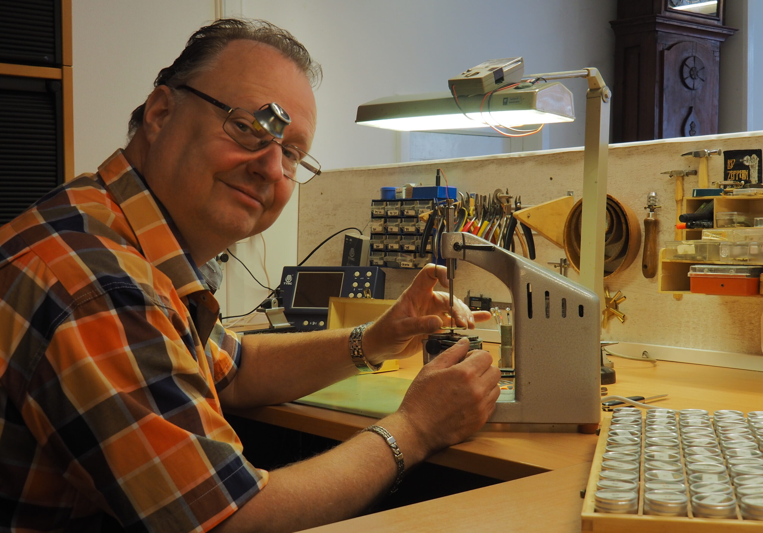Klokkenmaker Lars Dekker - over ons2
