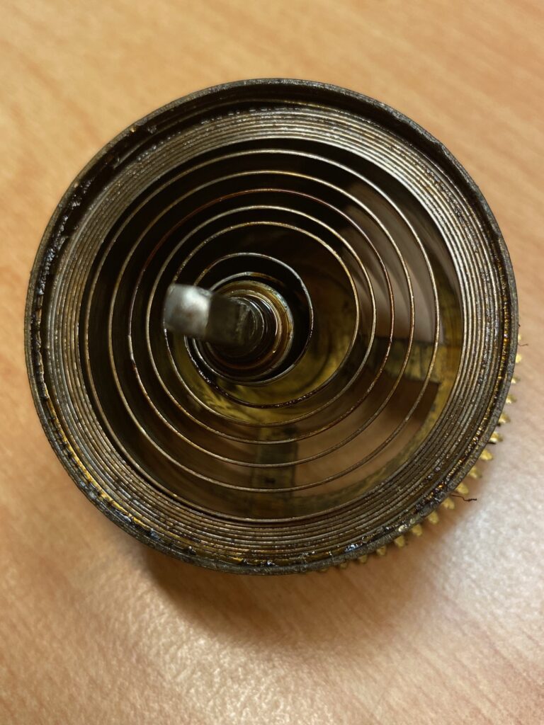 Klokkenmaker Lars Dekker - vuile veer in ton