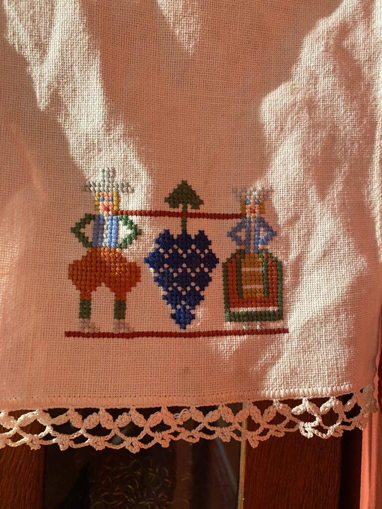 Klokkleedjes voor een antieke Friese klok (1)