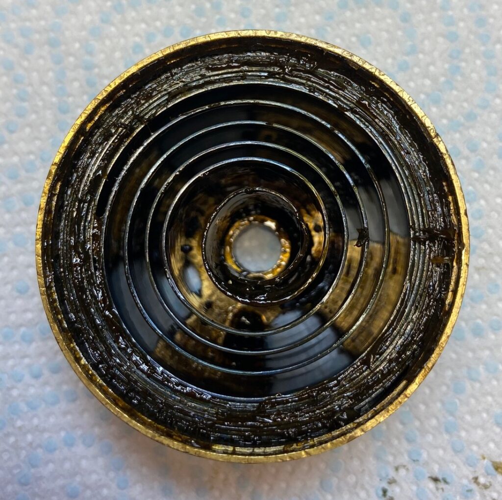 Veren te strak opgedraaid wijst op benodigd onderhoud - Klokkenmaker Lars Dekker